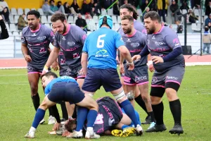 084